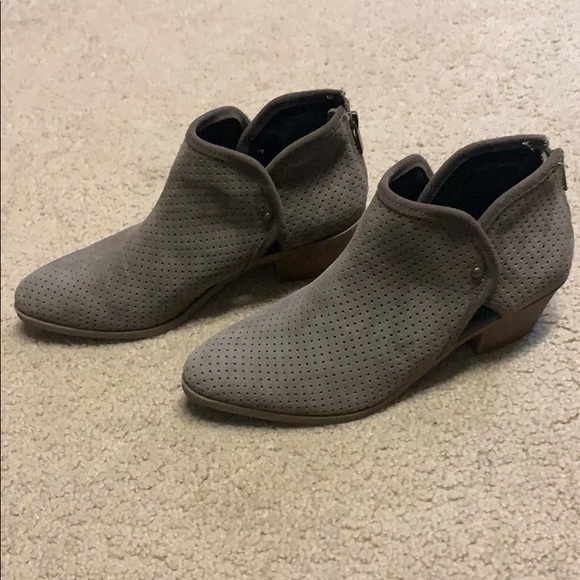 Adam Tucker bootie size 9 - Picture 2 of 4